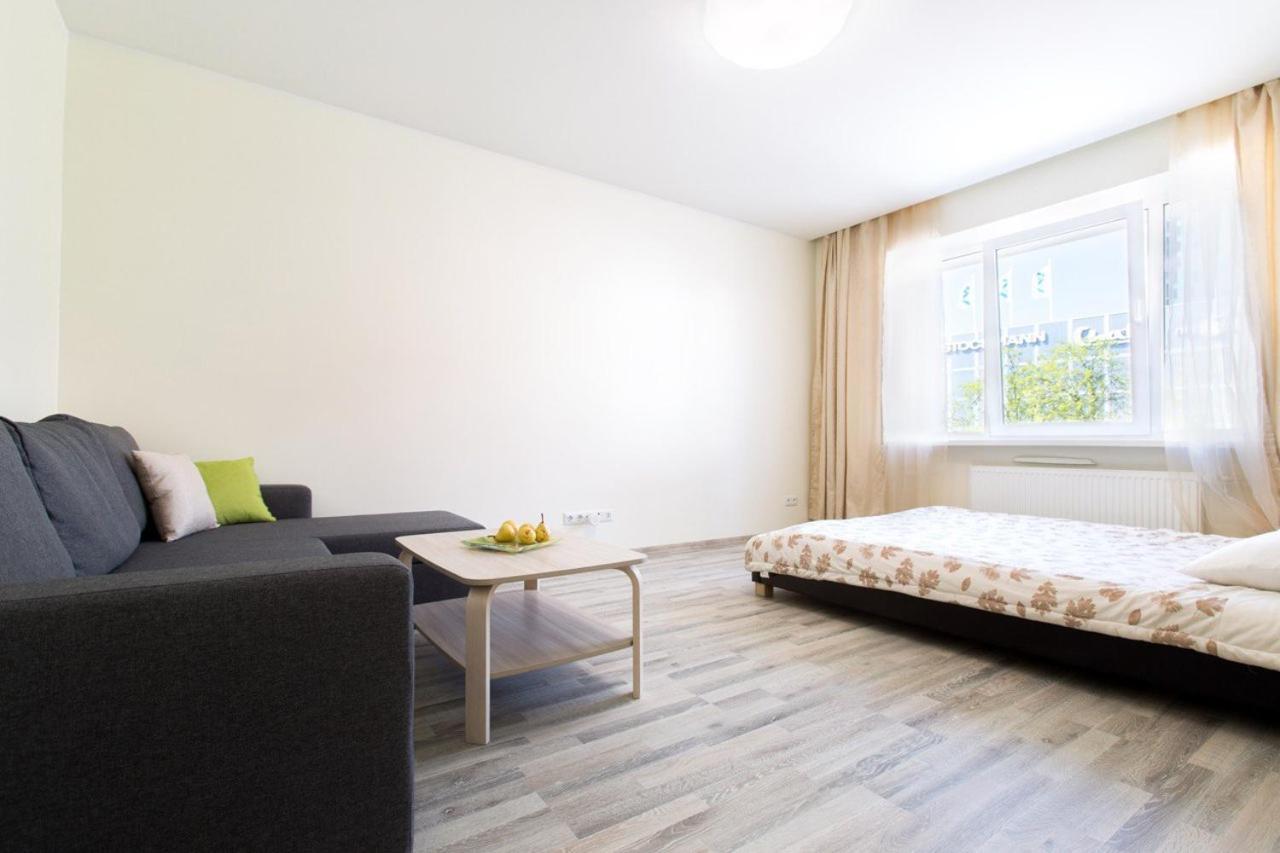 Sunny Apartment Near Bus Station Tallin Exterior foto
